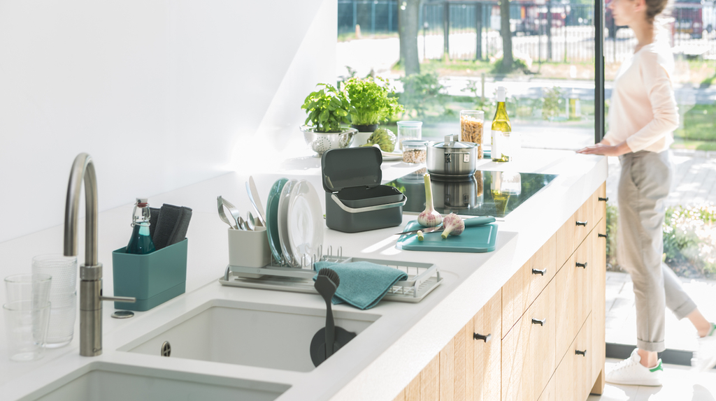 5 HANDY KITCHEN SINK ACCESSORIES