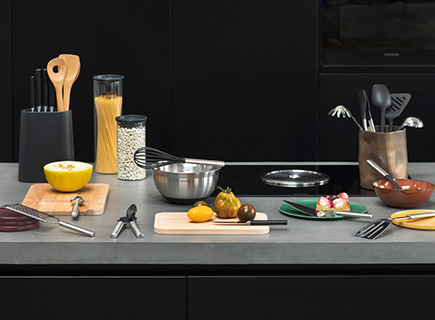 KITCHEN UTENSILS FOR AMATEUR MASTERCHEFS